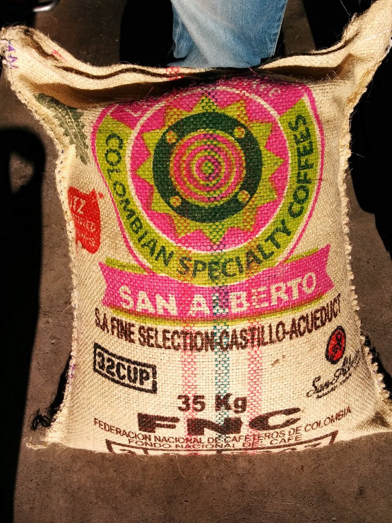col_ac_pic KJe Coffee bag 1
