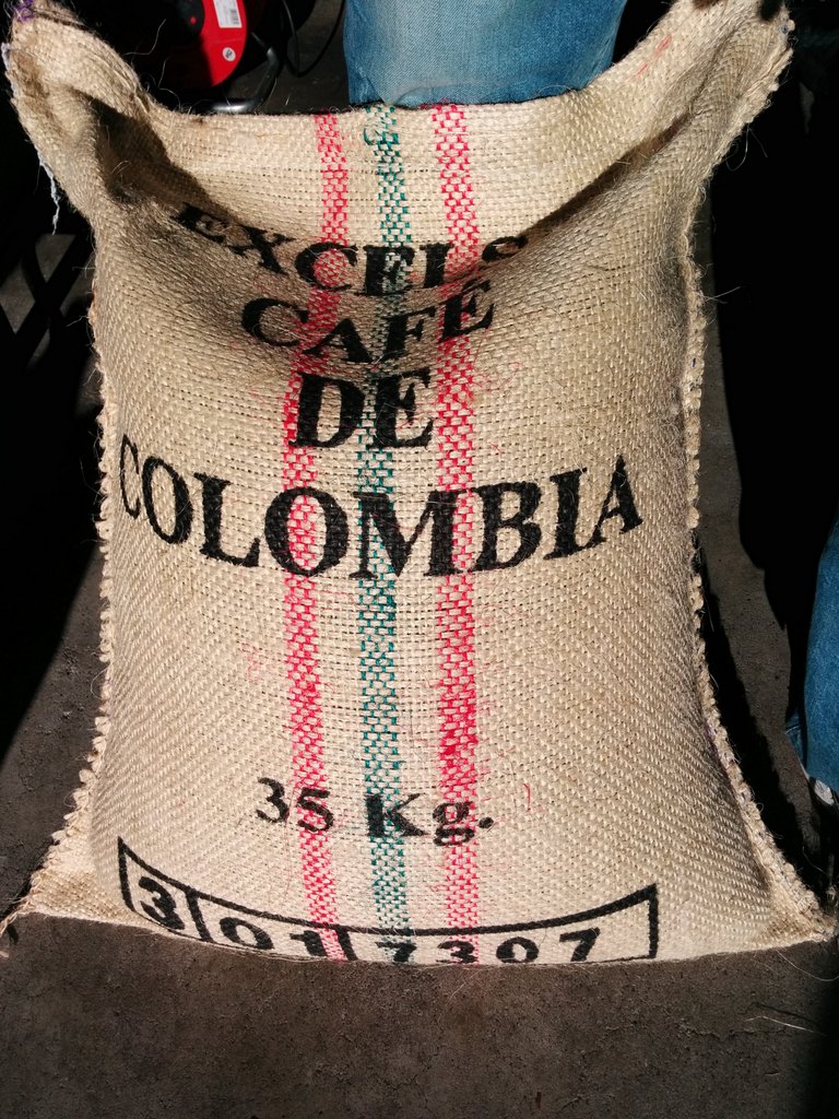 col_ac_pic KJe Coffee bag 2